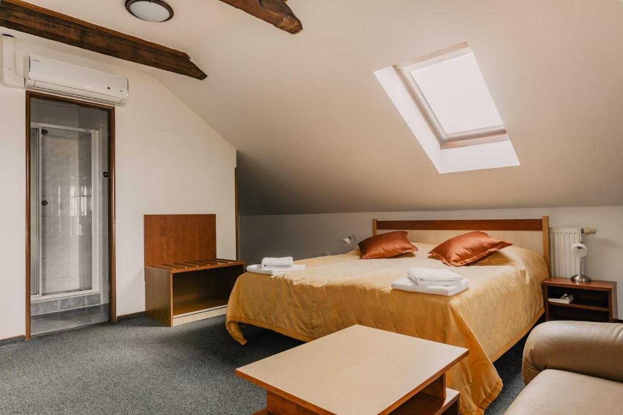 Jičín Hotel U Valdicke Brany מראה חיצוני תמונה